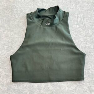 ALO Yoga Women's green Sleeveless Crop Top